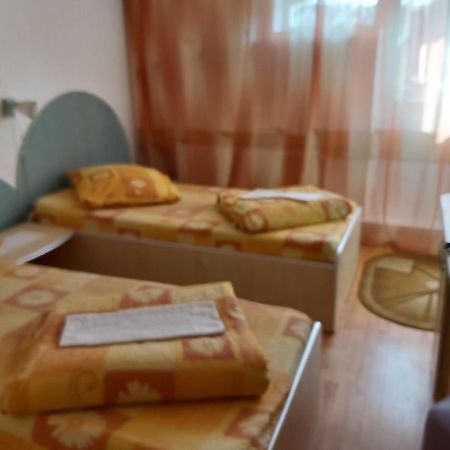 Hotel Turist Resita Exteriör bild