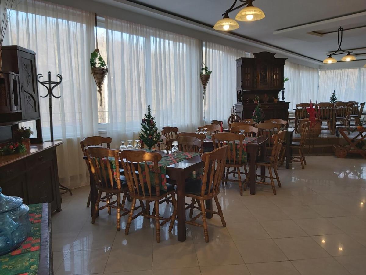 Hotel Turist Resita Exteriör bild