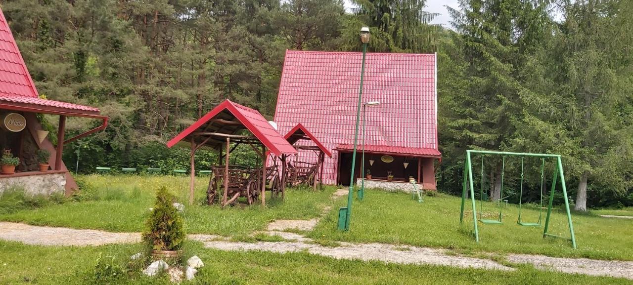 Hotel Turist Resita Exteriör bild